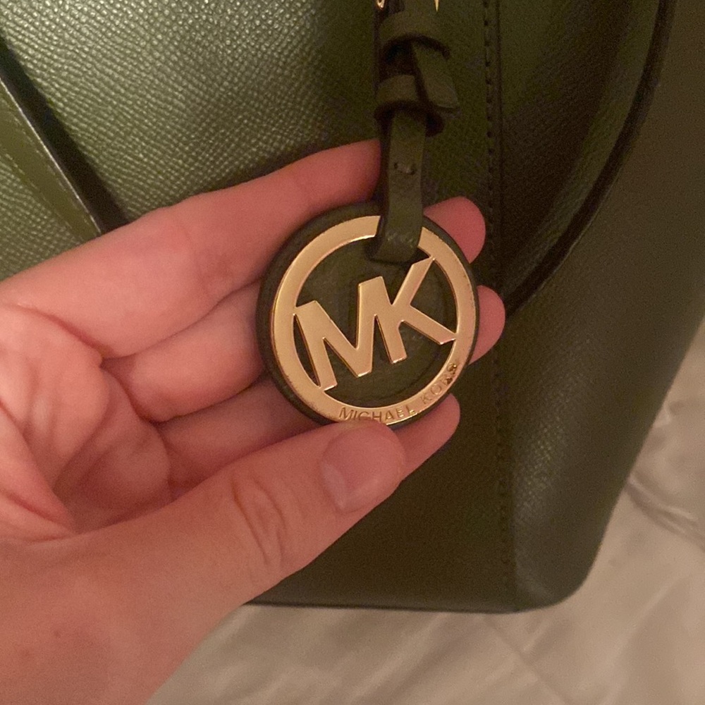 ❗CLOSET CLOSING ❗✨NWOT✨Michael Kors Charlotte Bag - Picture 5 of 10